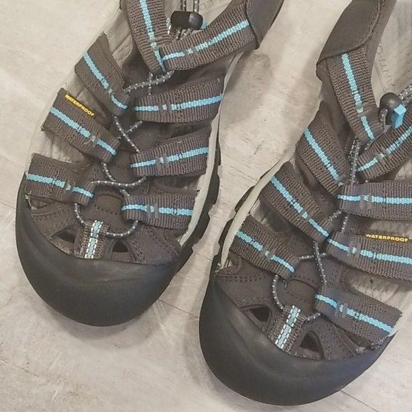 💕KEEN💕 Newport H2 Closed Toe Water Shoe 8.5 - Picture 2 of 11